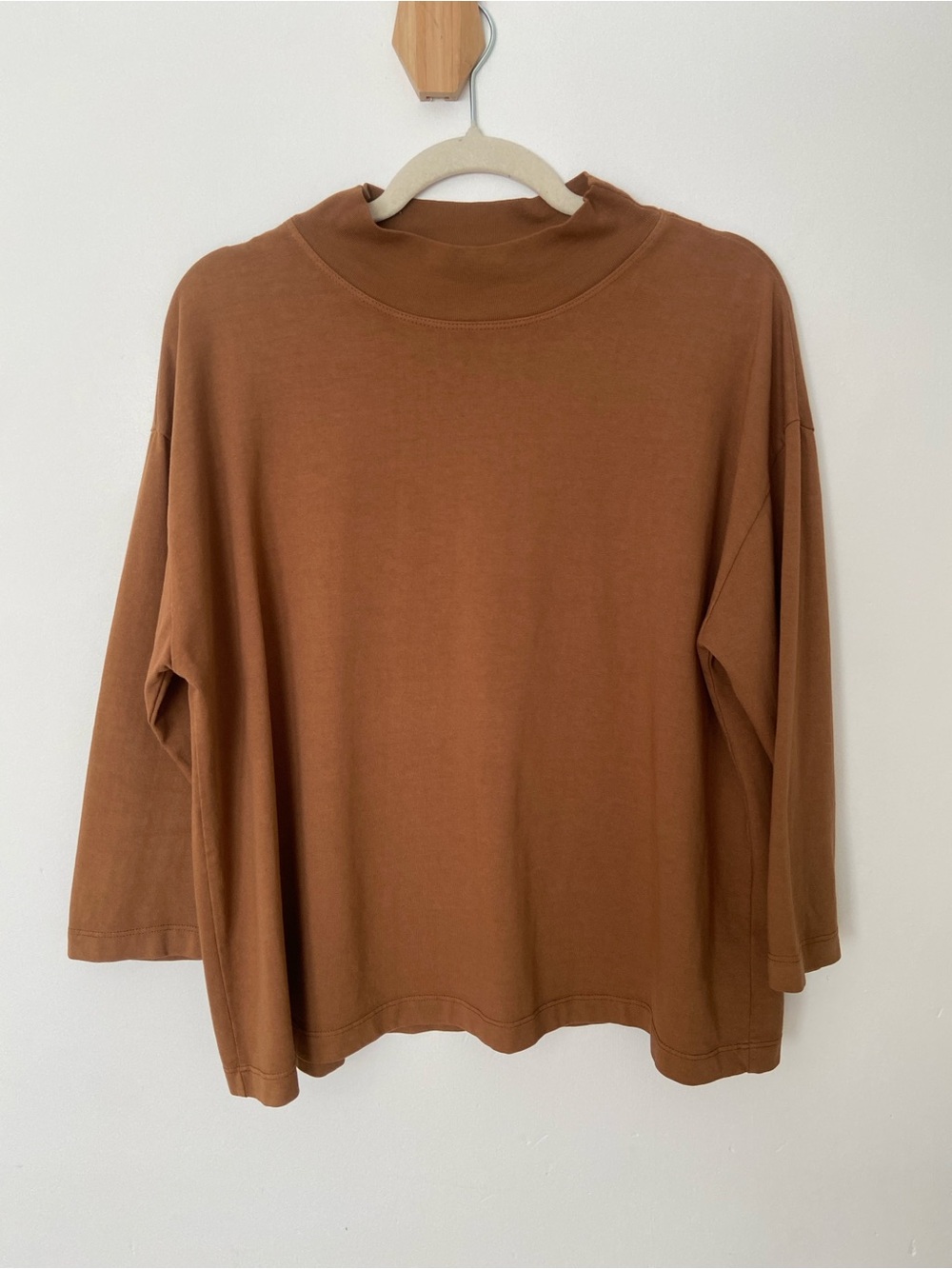 Velvet by Graham and Spencer Brown Mock Neck Half Sleeve top size Medium